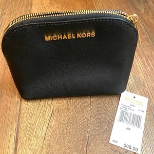 MICHAEL KORS CINDY BLACK LEATHER TRAVEL POUCH